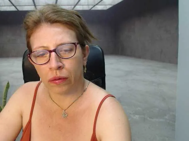 Live sex webcam photo for maturehot-1 #271310029