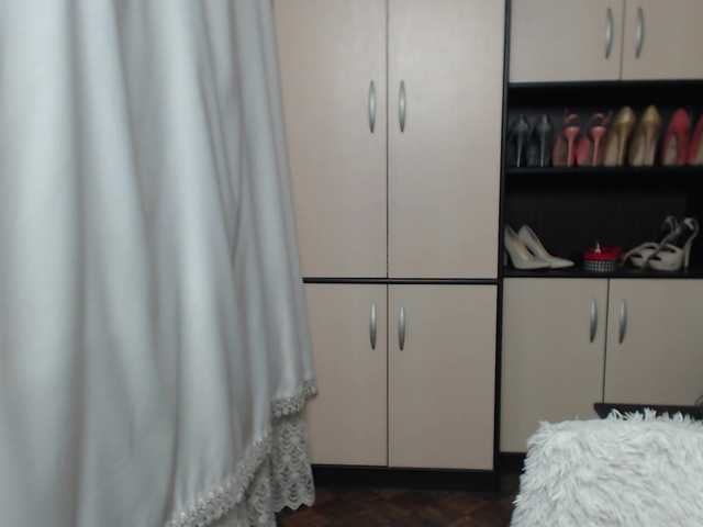 Live sex webcam photo for -LadyLUCK- #271313639