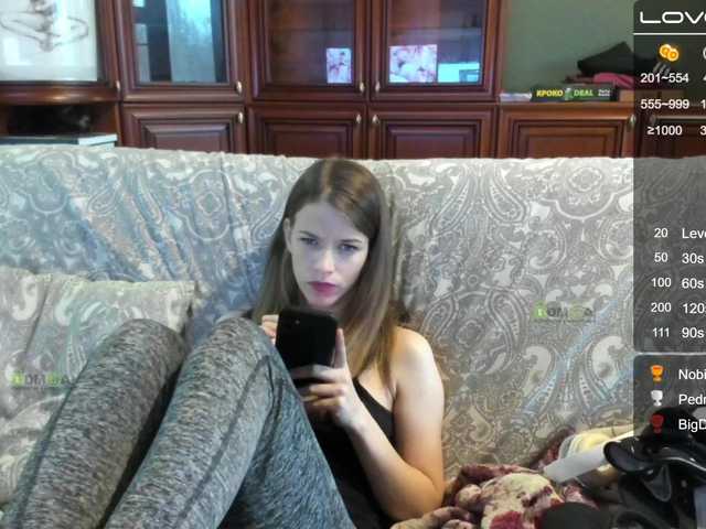 Live sex webcam photo for -LeeLoo- #271309510