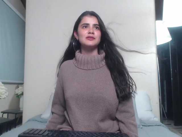 Live sex webcam photo for DashaRodri #271301962