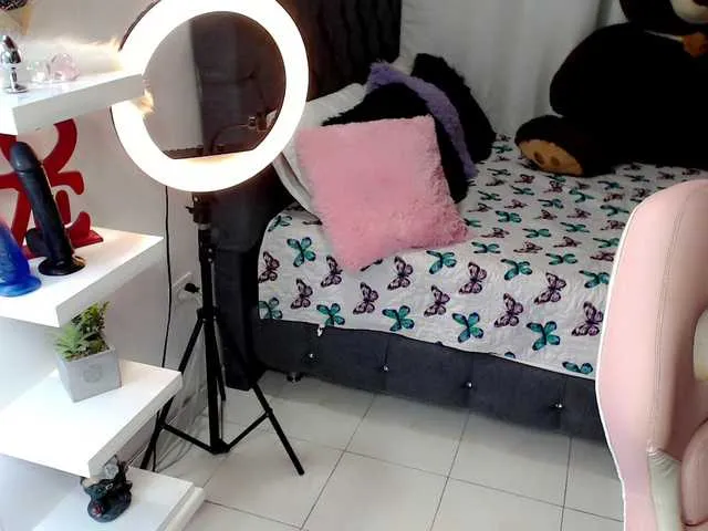 Live sex webcam photo for cristalb1 #271306711