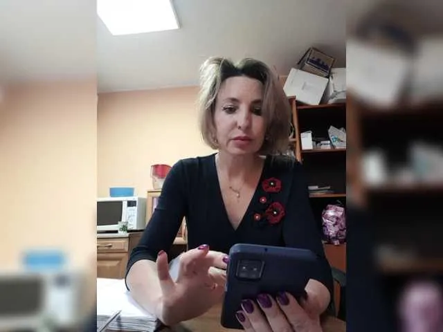 Live sex webcam photo for EditaMilf #271301215