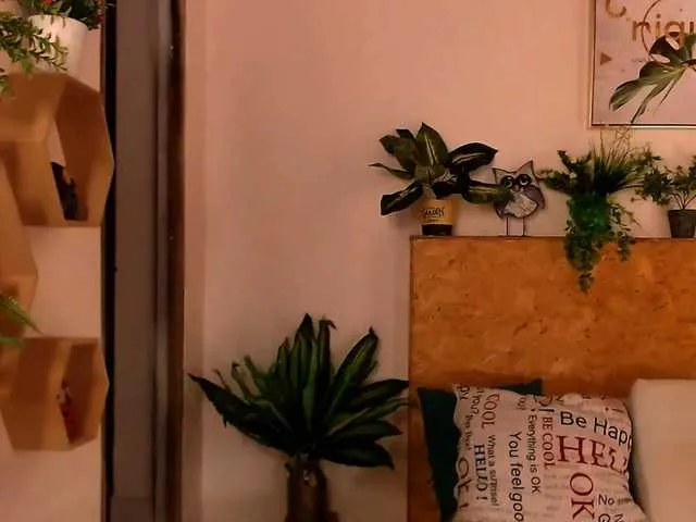 Live sex webcam photo for Luna-bm #271302850