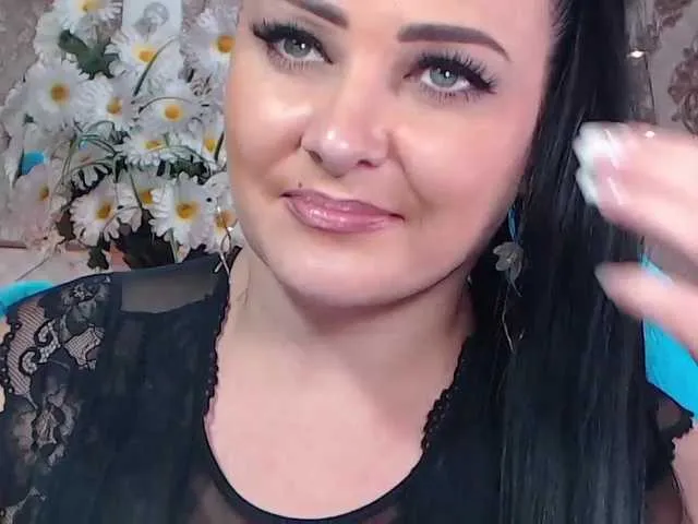 Live sex webcam photo for YummyMoom #271313725