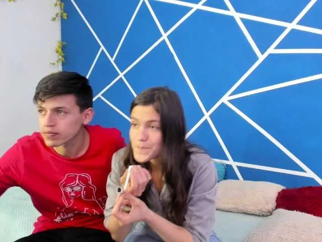 Live sex webcam photo for couplehorny21 #271313895