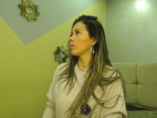 Live sex webcam photo for Jipsya #271309903