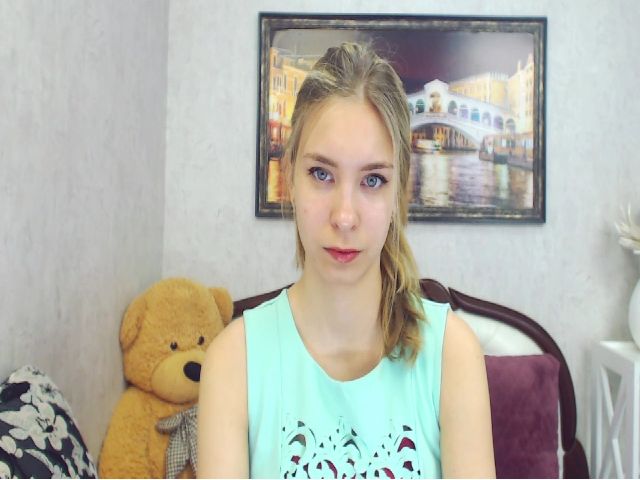 Live sex webcam photo for RossandaShy #271305327