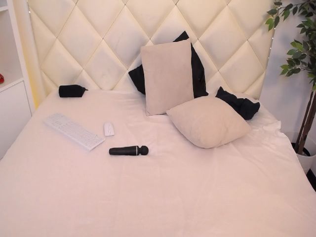 Live sex webcam photo for Tracylowe #271307485