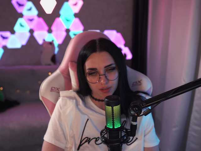 Live sex webcam photo for MalinaBo0m #271301206