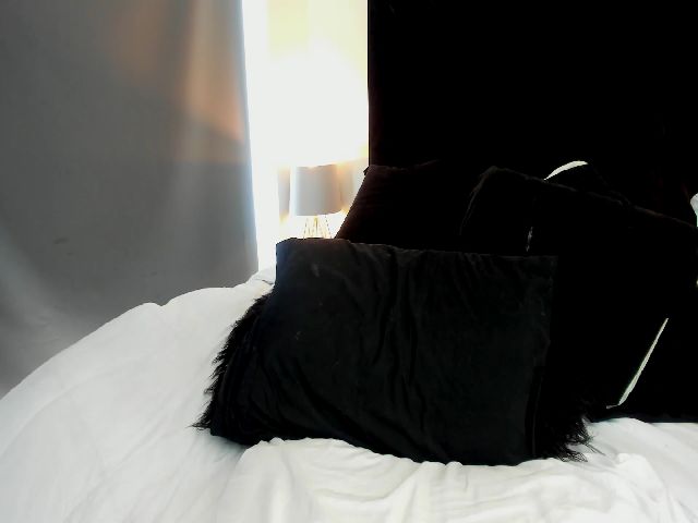 Live sex webcam photo for thewolfof_MFC #271316273