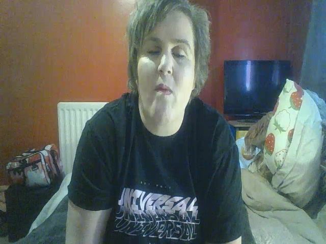 Live sex webcam photo for YUMMYMUMMY39 #271308861