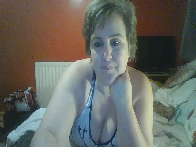 Live sex webcam photo for YUMMYMUMMY39 #271312975