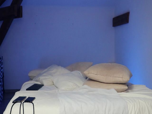 Live sex webcam photo for Miiiawallace #271308388