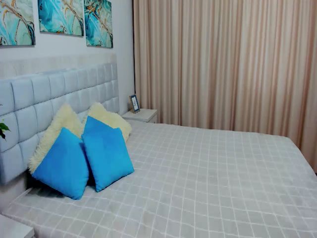 Live sex webcam photo for DianaShow #271307870