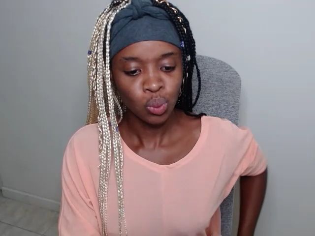 Live sex webcam photo for Miss_jonnell #271304257