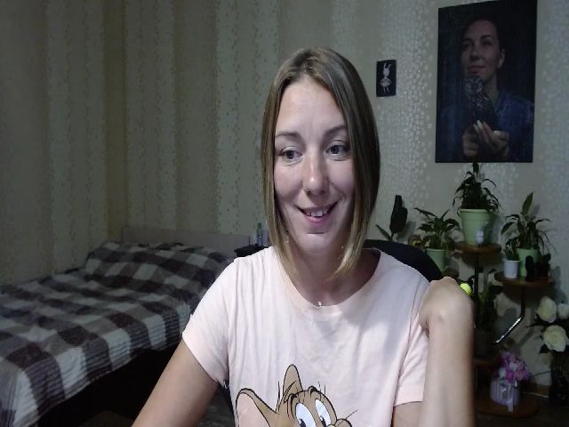 Live sex webcam photo for Emi_lywild #271311149