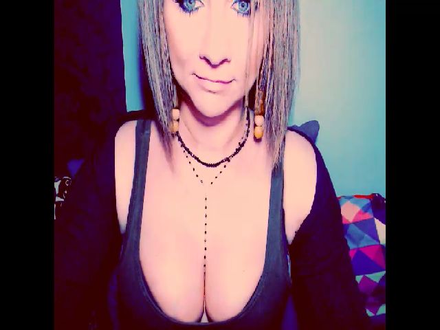 Live sex webcam photo for LillyFox69 #271307752