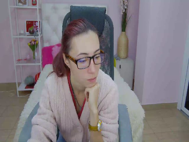 Live sex webcam photo for amyjune01 #271308383