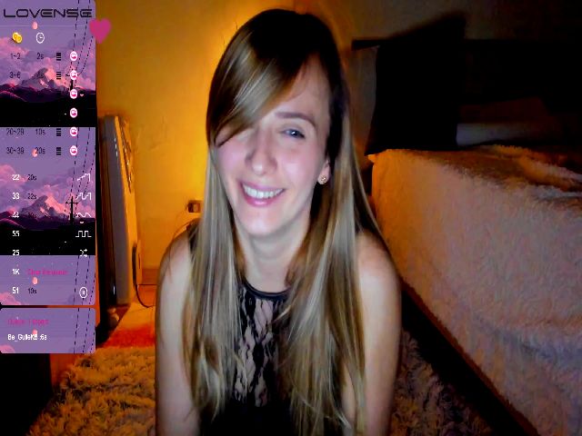 Live sex webcam photo for KatBirdie #271317635