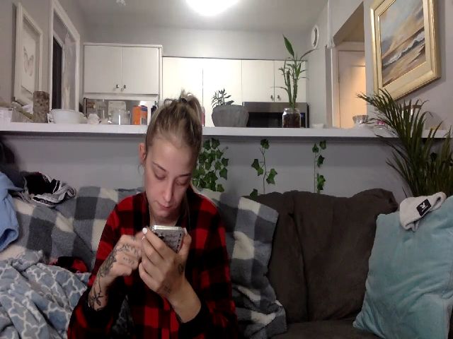 Live sex webcam photo for DaniiAngel #271304987