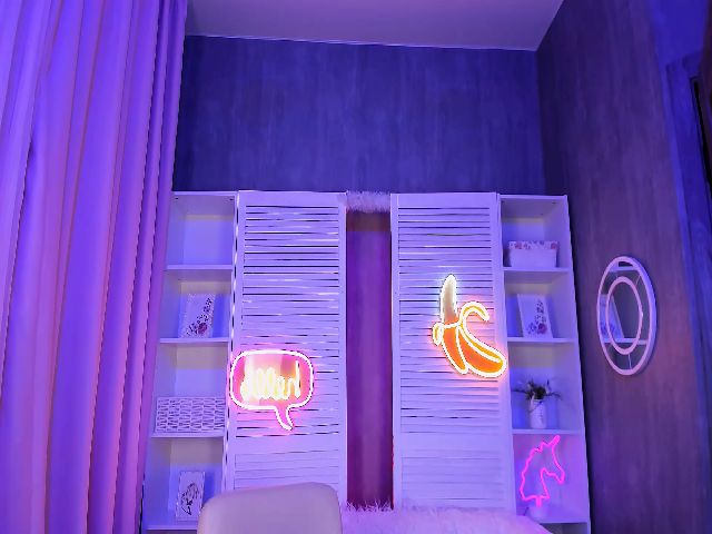 Live sex webcam photo for RosalieAnders #271307768