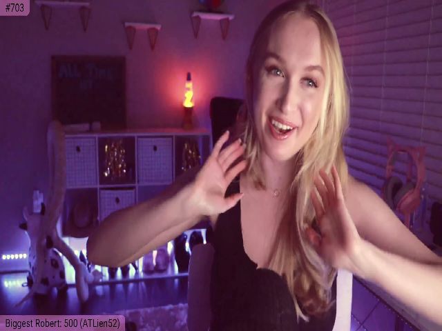 Live sex webcam photo for OliviaxFaye #271304790