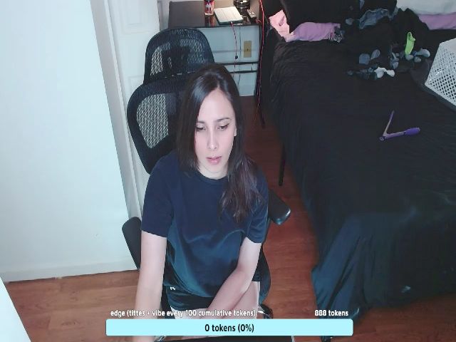 Live sex webcam photo for moonlitfox #271316660