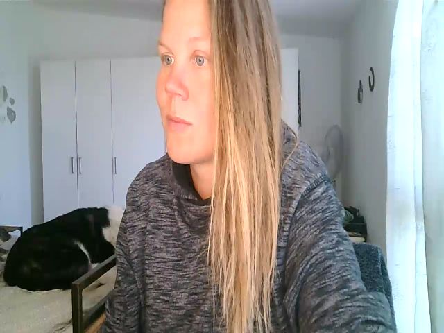 Live sex webcam photo for CallMeMaria #271311578