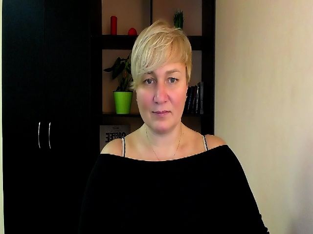 Live sex webcam photo for KailyMey #271311261