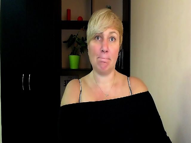 Live sex webcam photo for KailyMey #271312982