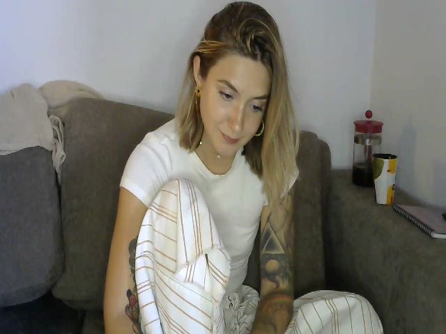 Live sex webcam photo for Tattoo_bbgirl #271311369