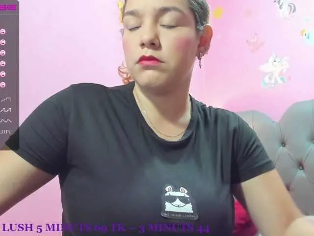 Live sex webcam photo for MeganCoppiano #271310327