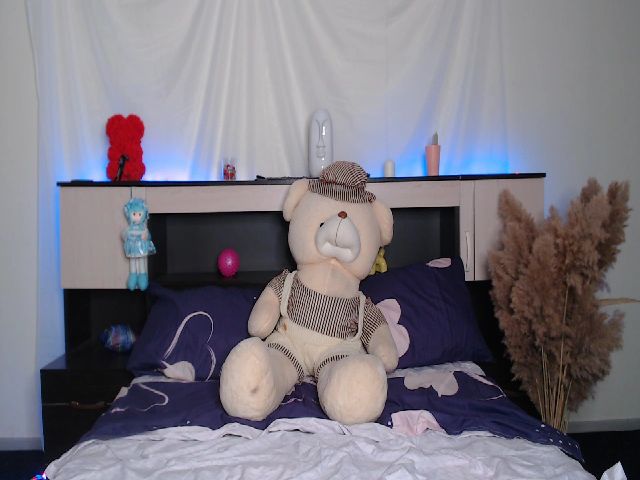 Live sex webcam photo for AliceOk #271315597