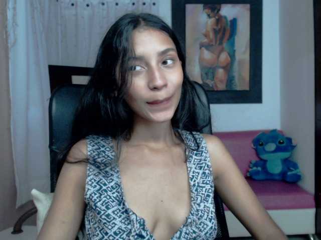 Live sex webcam photo for PetiteNaughty #271314768