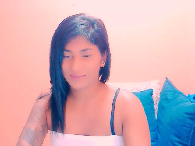 Live sex webcam photo for INDIANGOLD #271312957