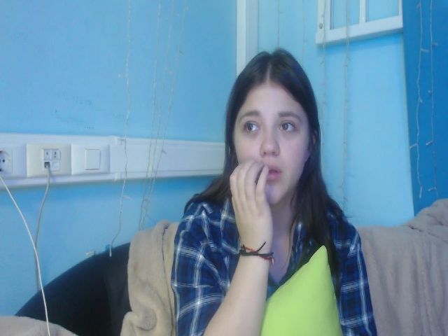 Live sex webcam photo for Emma_One1 #271307685