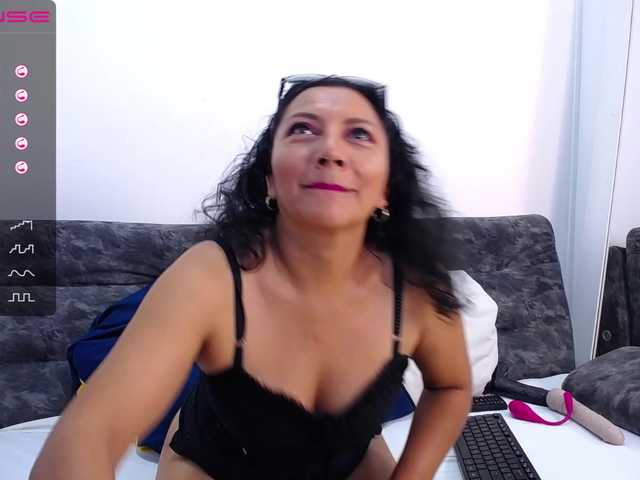 Live sex webcam photo for annedudley69 #271306230