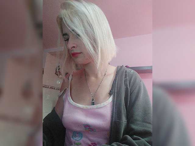 Live sex webcam photo for Kiira-7 #271310249