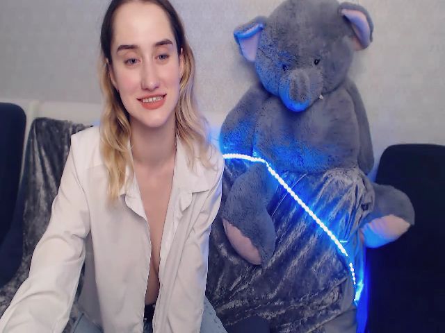 Live sex webcam photo for MelisaKrous #271303947