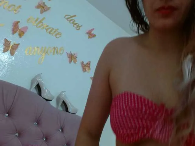 Live sex webcam photo for meridasweet #271314854