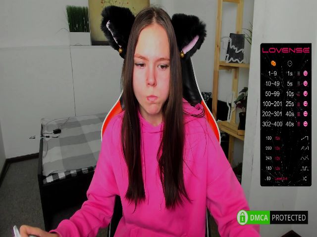 Live sex webcam photo for Sh0wroom #271304400