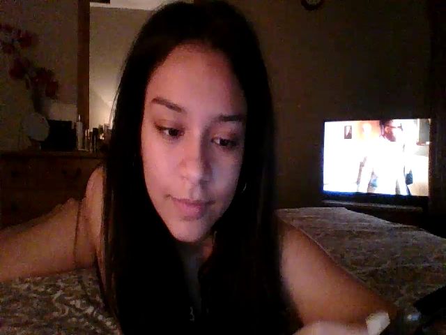 Live sex webcam photo for Adrianaxo1 #271317913