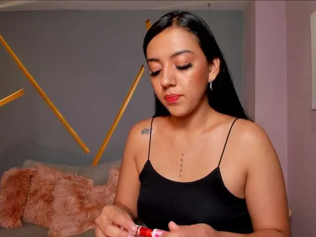 Live sex webcam photo for VictoriaP-1 #271314513