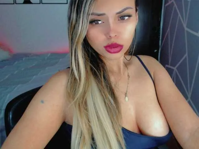 Live sex webcam photo for valery-saint #271302168