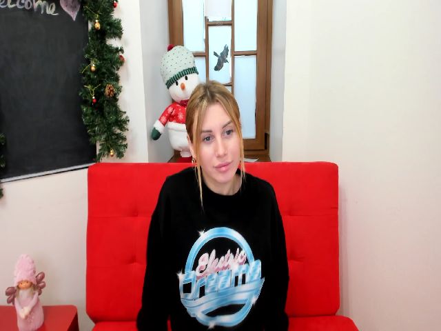 Live sex webcam photo for KhloyaKiss #271304788