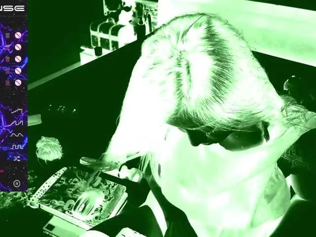 Live sex webcam photo for pink2019 #271330719