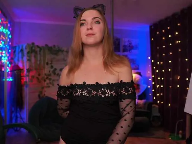 Live sex webcam photo for Foxy-Slut #271326151