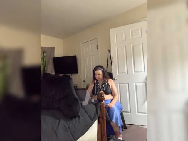 Live sex webcam photo for Italya1966 #271323112