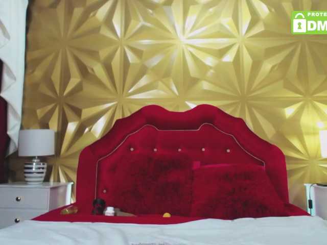 Live sex webcam photo for ElyssaGray #271319537