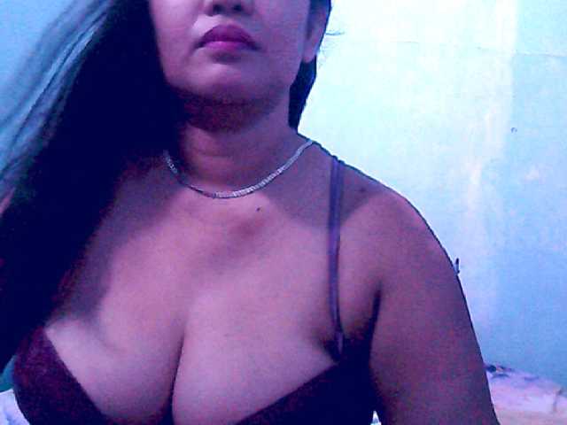 Live sex webcam photo for wildmom4u #271319132